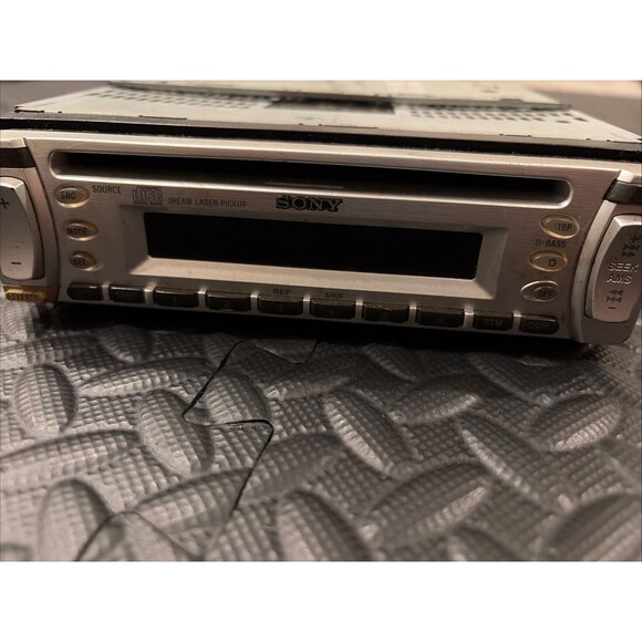 Sony In Dash CDXL350 FM/AM Compact Disc Player Car Stereo w/Detachable Faceplate - Picture 2 of 8